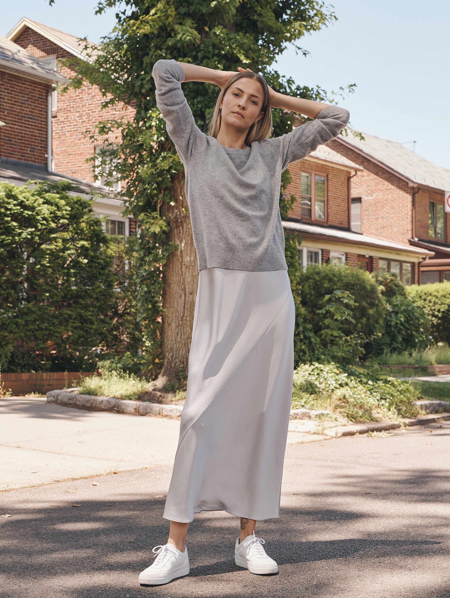 White + Warren Essential Cashmere Sweatshirt in Grey Heather Size XS