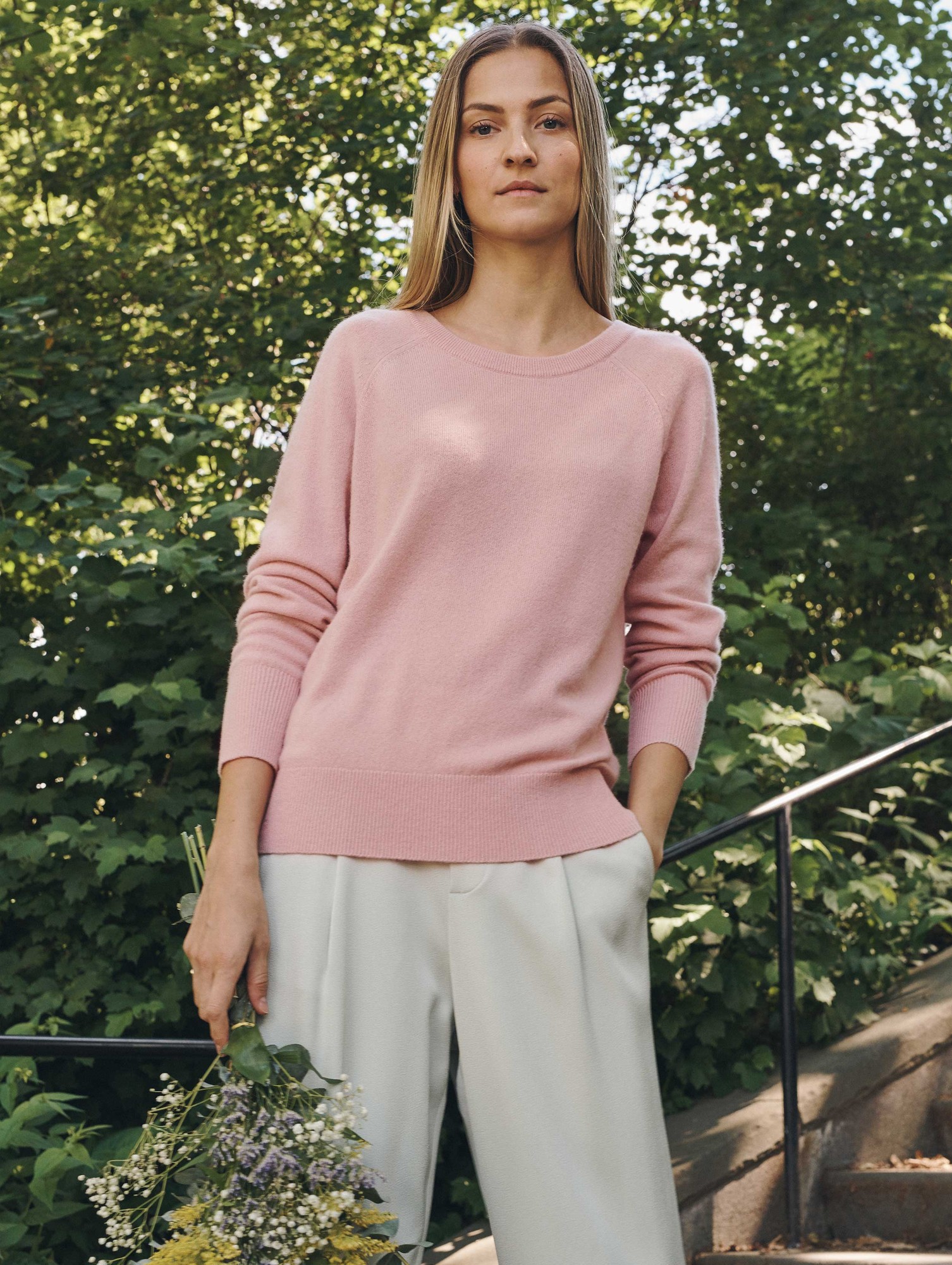 White + Warren Essential Cashmere Sweatshirt in Ballet Pink Size Large