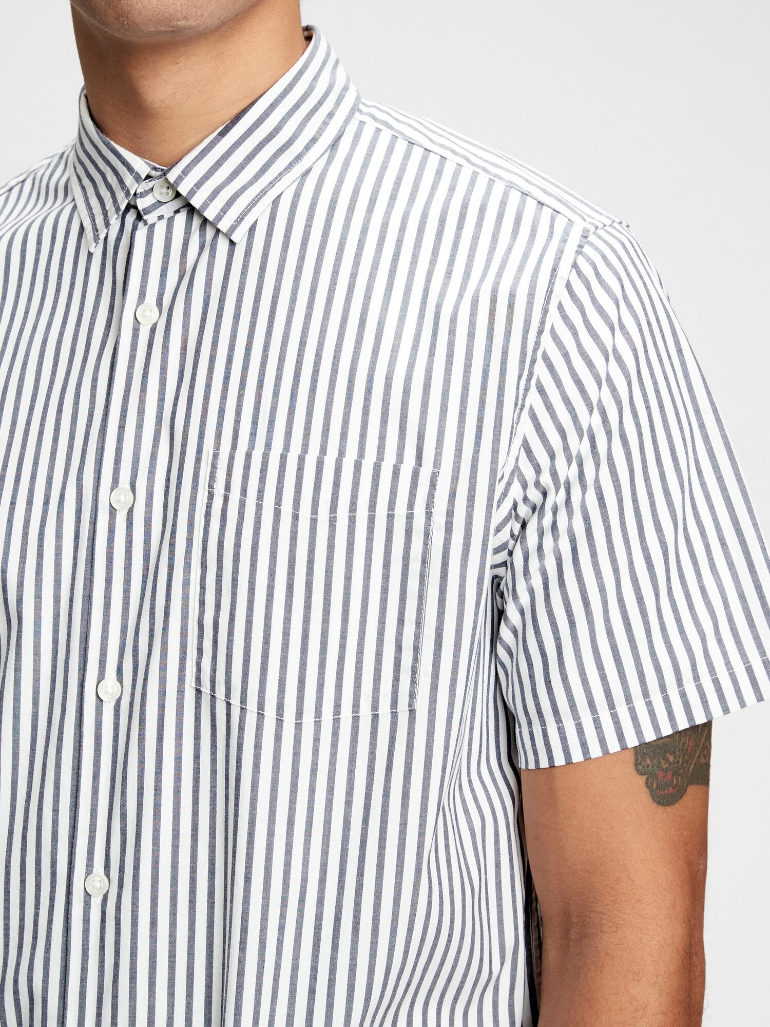 GAP Shirt Ss Pop Reg Collar - Men's thumbnail