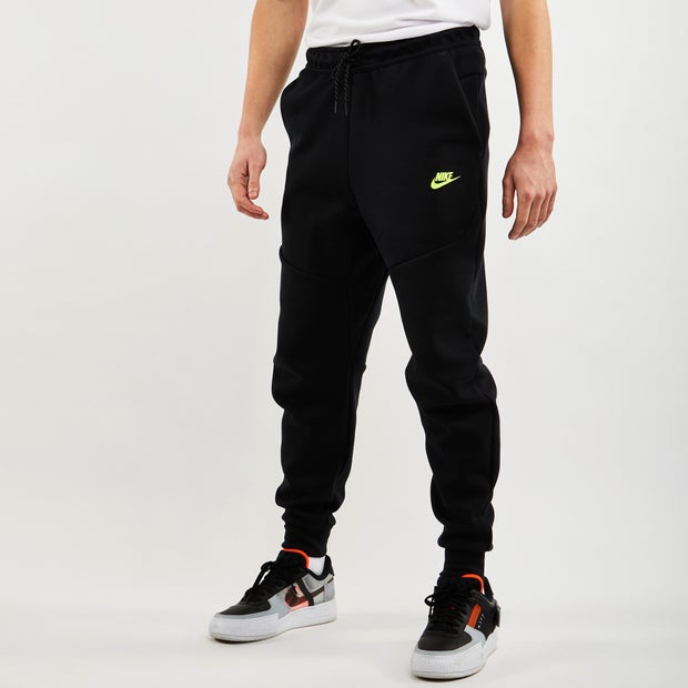Nike Tech Fleece Jogger Cuffed - Men Pants - Black - 65% Polyester, 35% Cotton - Size L - Foot Locker