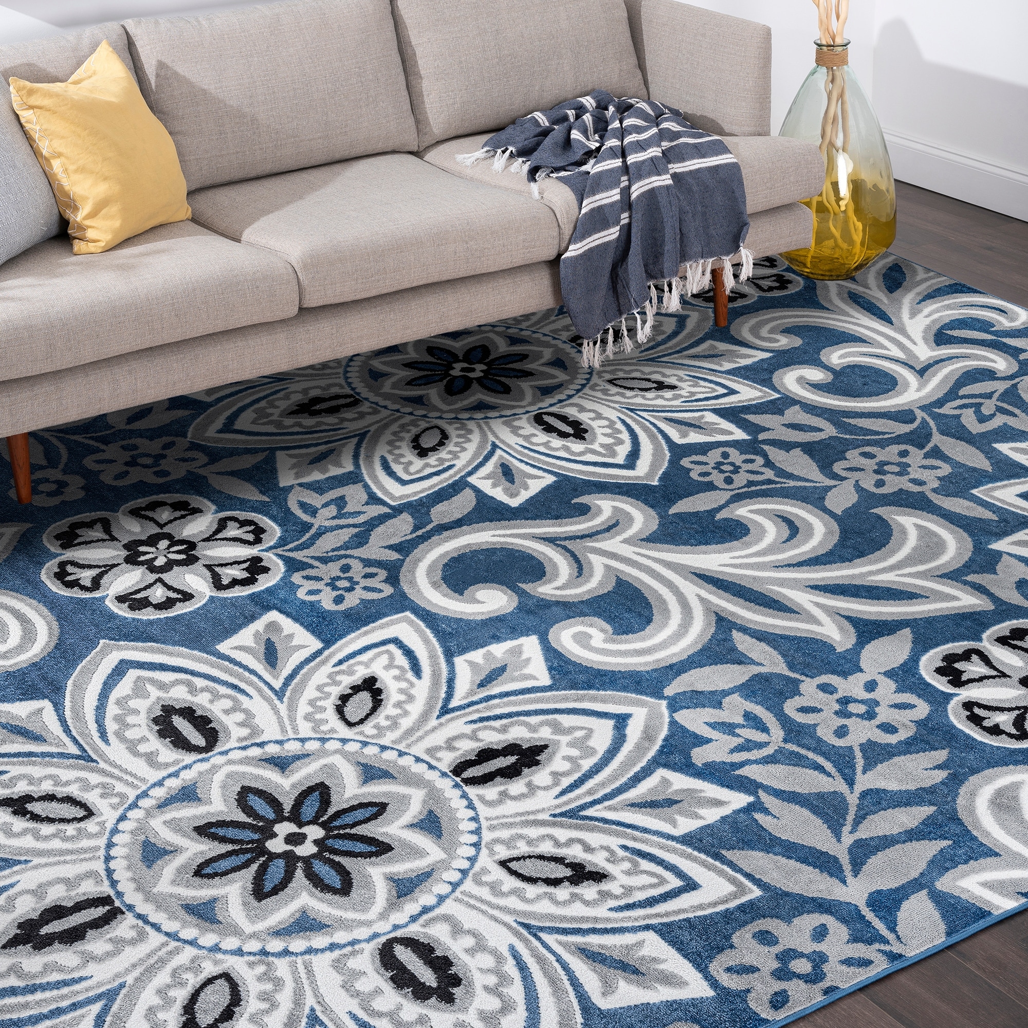 Wyman Bohemian & Eclectic Floral Indoor Area Rug thumbnail