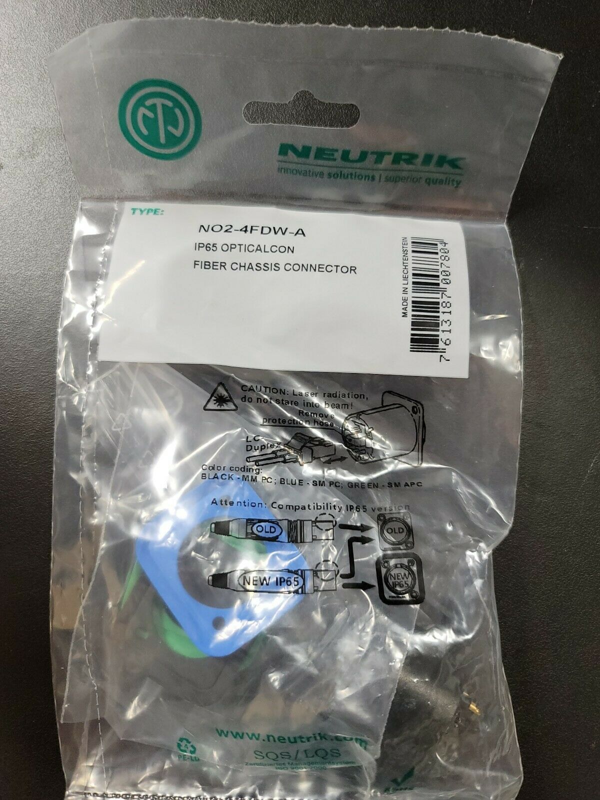 Neutrik OpticalCON DUO Chassis Socket, 4 Solder Contacts,1 LC-Duplex Feedthrough Socket, IP65 thumbnail