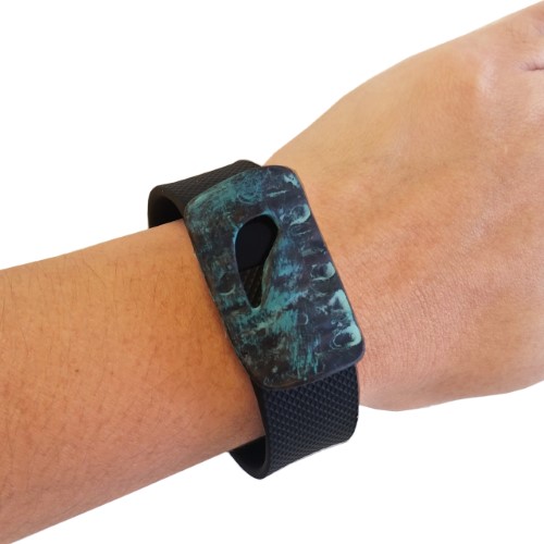 The ORGANIC BEAUTY Charm in Patina-Fitbit Flex