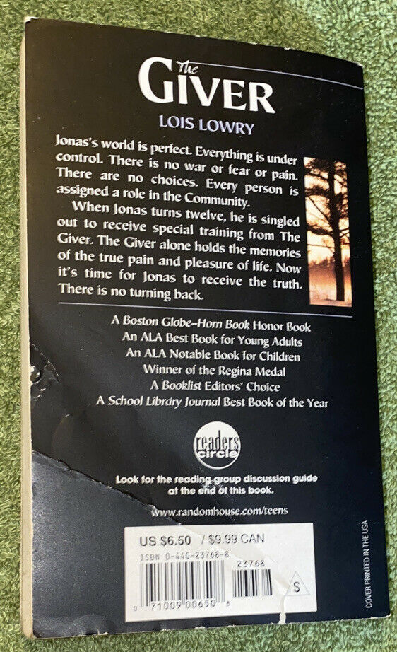 The Giver by Lois Lowry (PB, 2002) thumbnail
