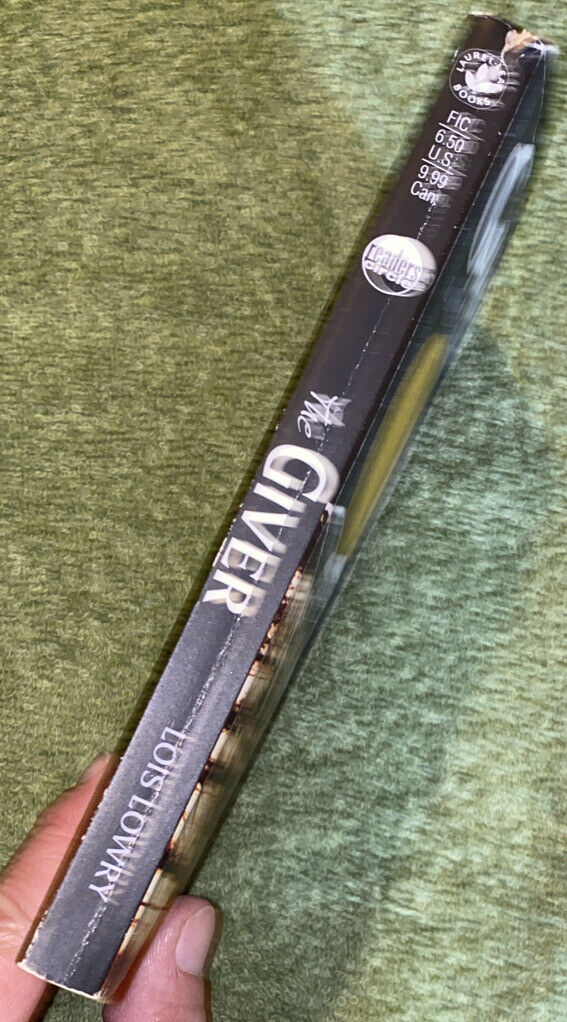 The Giver by Lois Lowry (PB, 2002) thumbnail