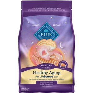 Blue Buffalo Tastefuls Natural Chicken Adult 7+ Dry Cat Food, 3-lb Bag