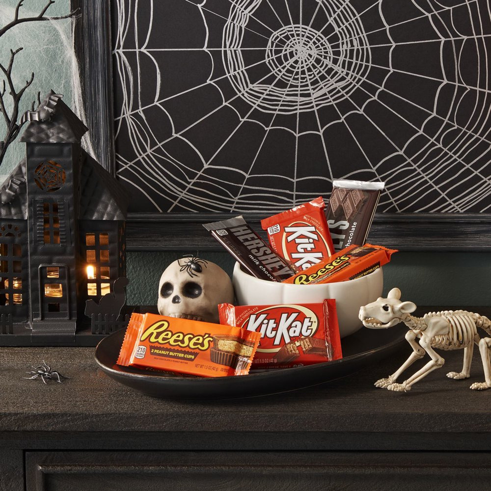 Hershey S  Kit Kat and Reese S Assorted Milk Chocolate Halloween Full Sized Candy  Variety Box 27.3 Oz  18 Pieces thumbnail