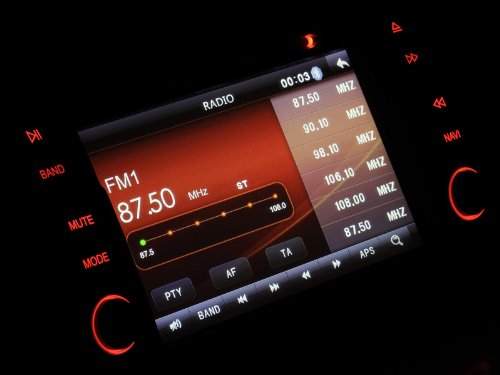 GPS Radio iPod Bluetooth Bt Fm Stereo 7