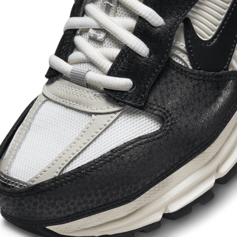 Nike Zoom Vomero 5 Timeless Panda Dunk (Women's) - UK 7.5 thumbnail