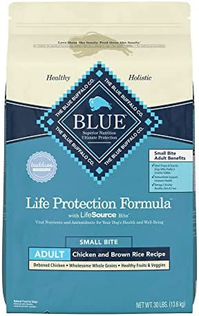 Blue Buffalo Life Protection Formula Natural Adult Small Bite Dry Dog Food  Chicken and Brown Rice 30-lb Small Bite Chicken & Brown Rice 30 Pound (Pac