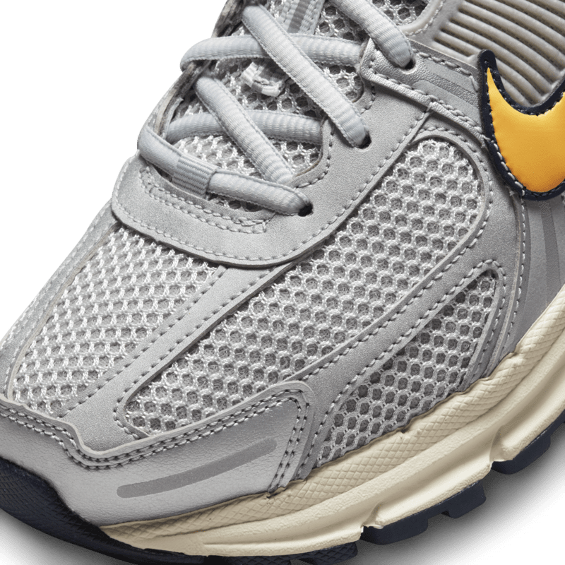 Nike Zoom Vomero 5 Pure Platinum Laser Orange - UK 7 thumbnail
