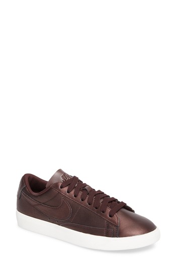 Women's Nike Blazer Low Le Basketball Shoe, Size 10 M - Burgundy