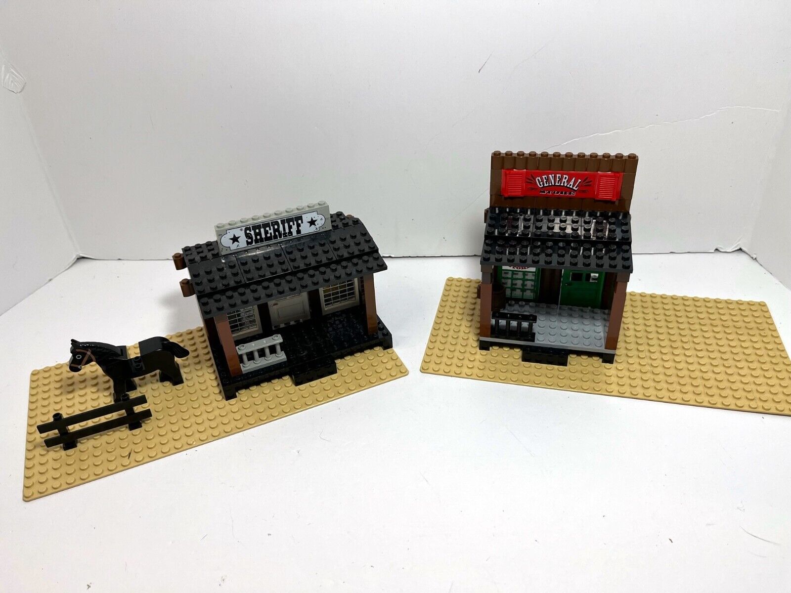 LEGO Western: Cowboys: Partial Sheriff's Lock- up 6755 + Store 6765