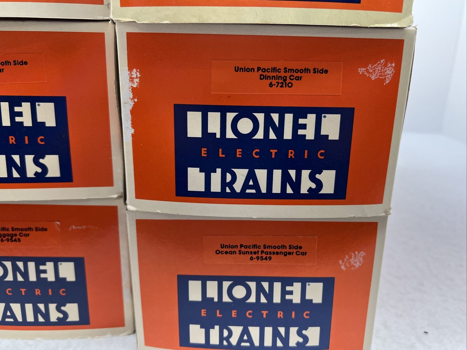 Lionel Union Pacific 15” Aluminum 8 Car Passenger Set O Used 6-9545-49 7210 up thumbnail