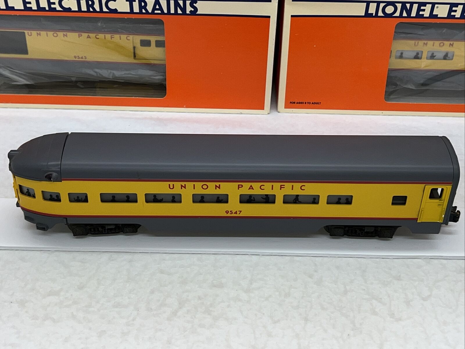 Lionel Union Pacific 15” Aluminum 8 Car Passenger Set O Used 6-9545-49 7210 up thumbnail