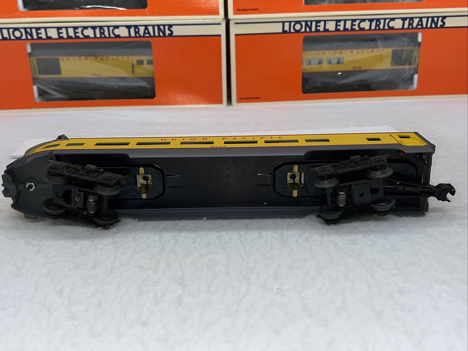 Lionel Union Pacific 15” Aluminum 8 Car Passenger Set O Used 6-9545-49 7210 up thumbnail