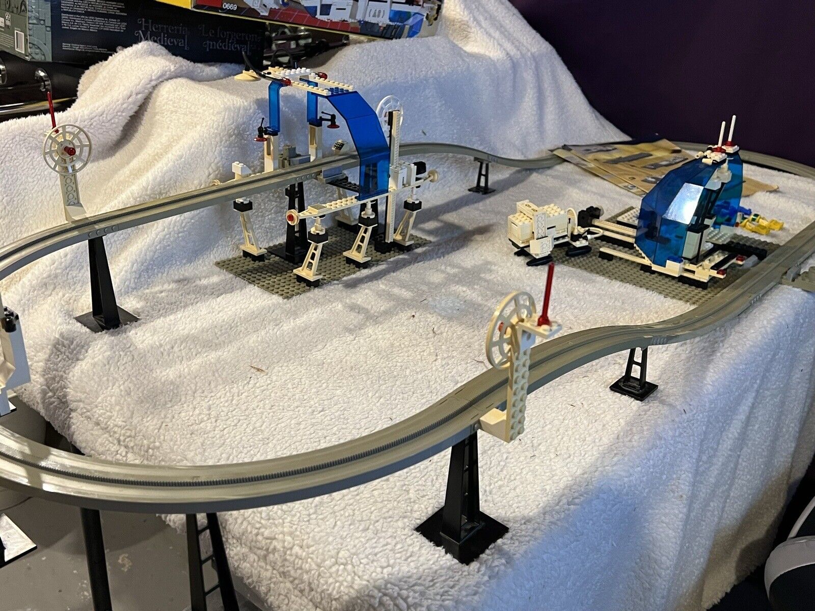 LEGO Space: Monorail Transport (6990) thumbnail