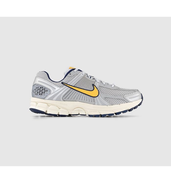 Nike Zoom Vomero 5 Trainers Pure Platinum Laser Orange Metallic Silver Sail Mi in White