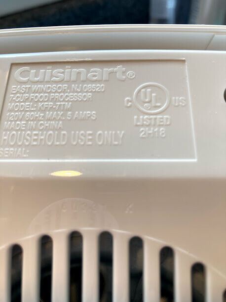 Cuisinart KFP-7TM White 7 Cup Food Processor WORKS but NEEDS REPAIR! thumbnail