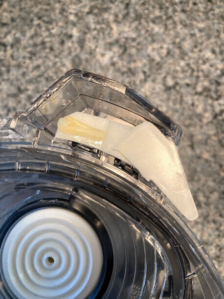 Cuisinart KFP-7TM White 7 Cup Food Processor WORKS but NEEDS REPAIR! thumbnail