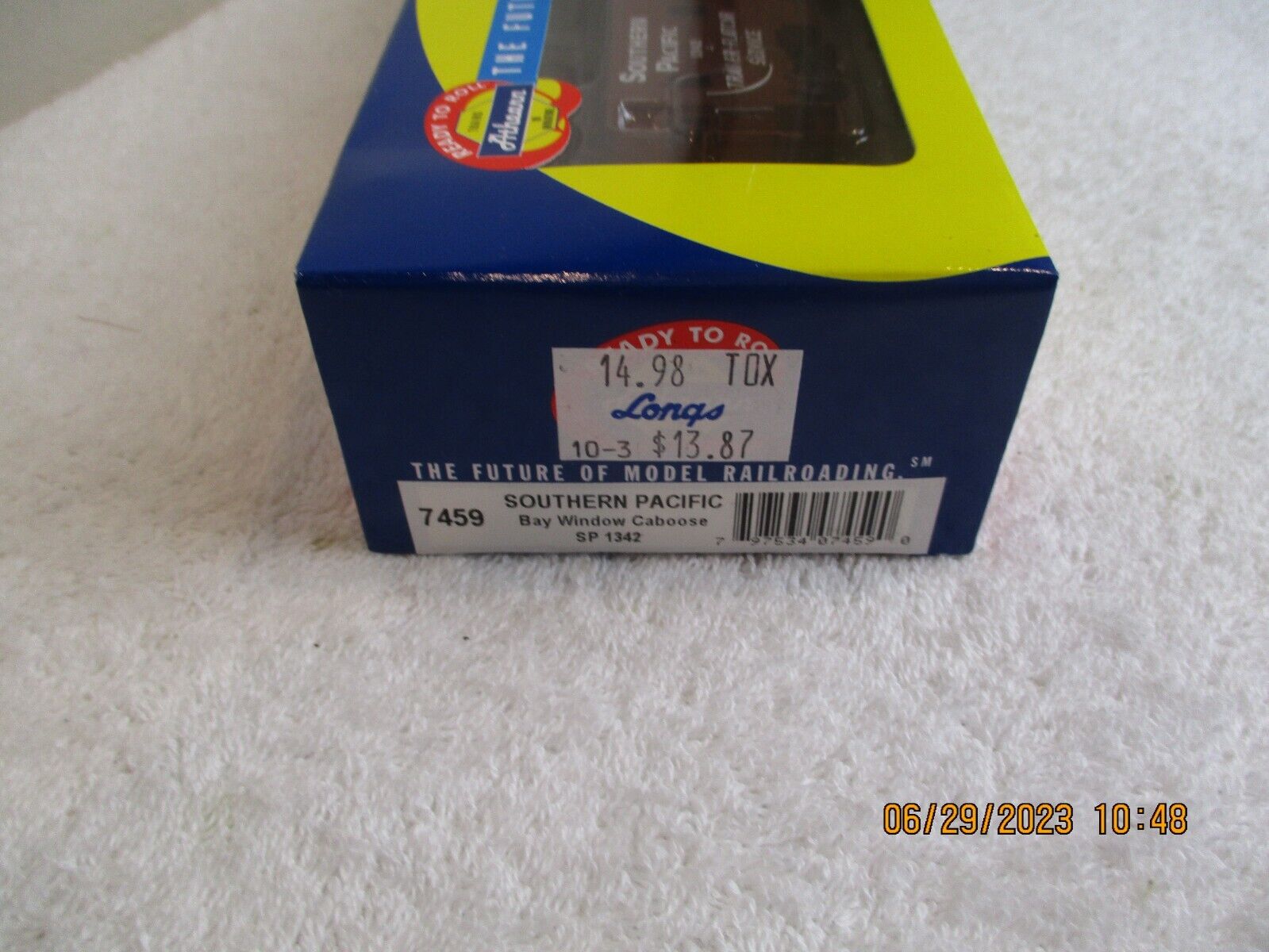 NEW-Athearn 7459 HO Southern Pacific Bay Window Caboose-FLATCAR SERVICE-R18-6755 thumbnail