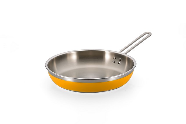 Classic Country French Collection Saute 3 Quart Pan & Skillet Long Handle No Cover - Yellow - 4 Oz