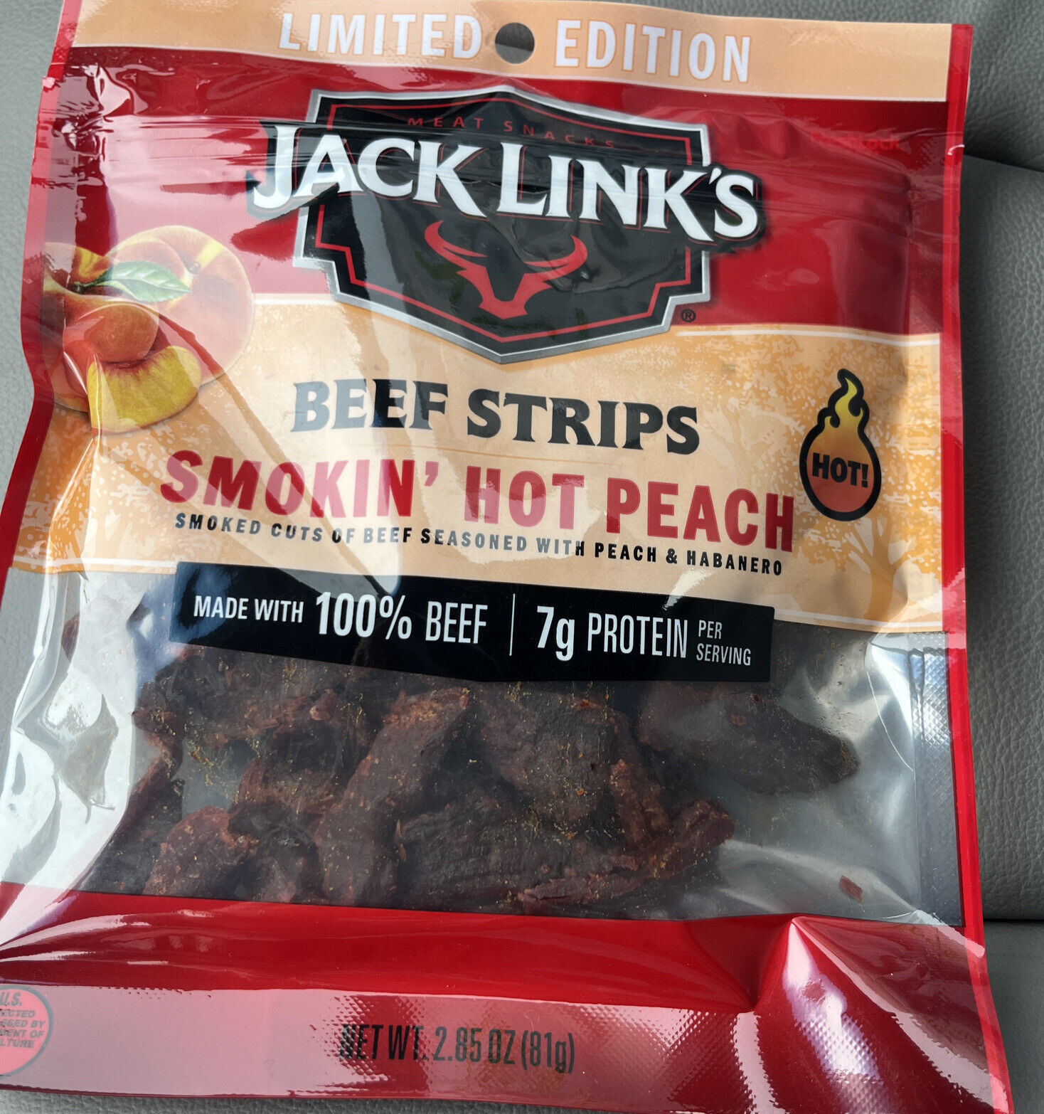 Jack Link’s Smokin’ Hot Peach Steak Strips  100% Beef  7g of Protein per Serving  2.85 Oz Bag