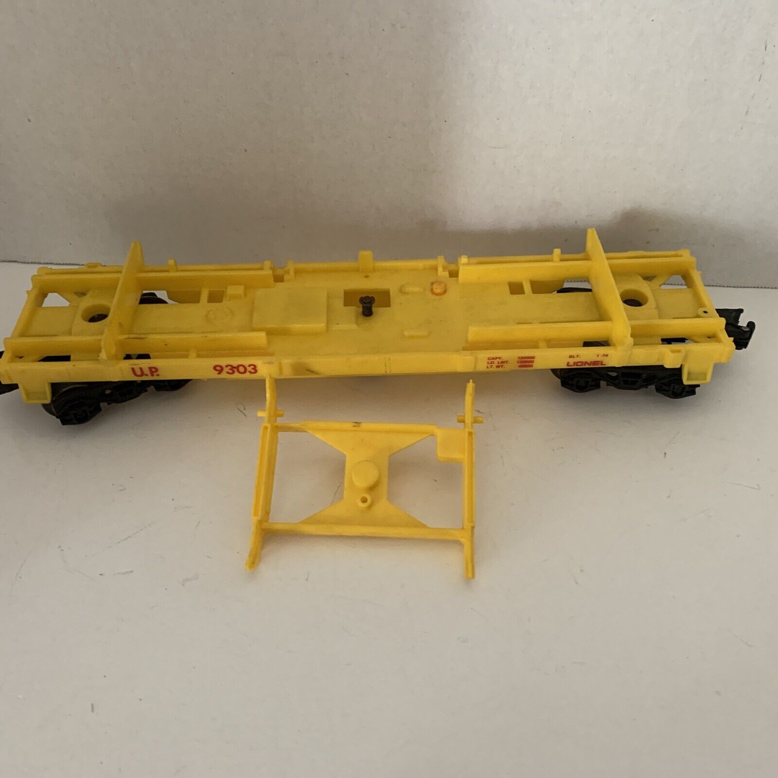 Lionel Train 6-9303 Operating Log Dump Car W/Logs & Bin Parts Only thumbnail
