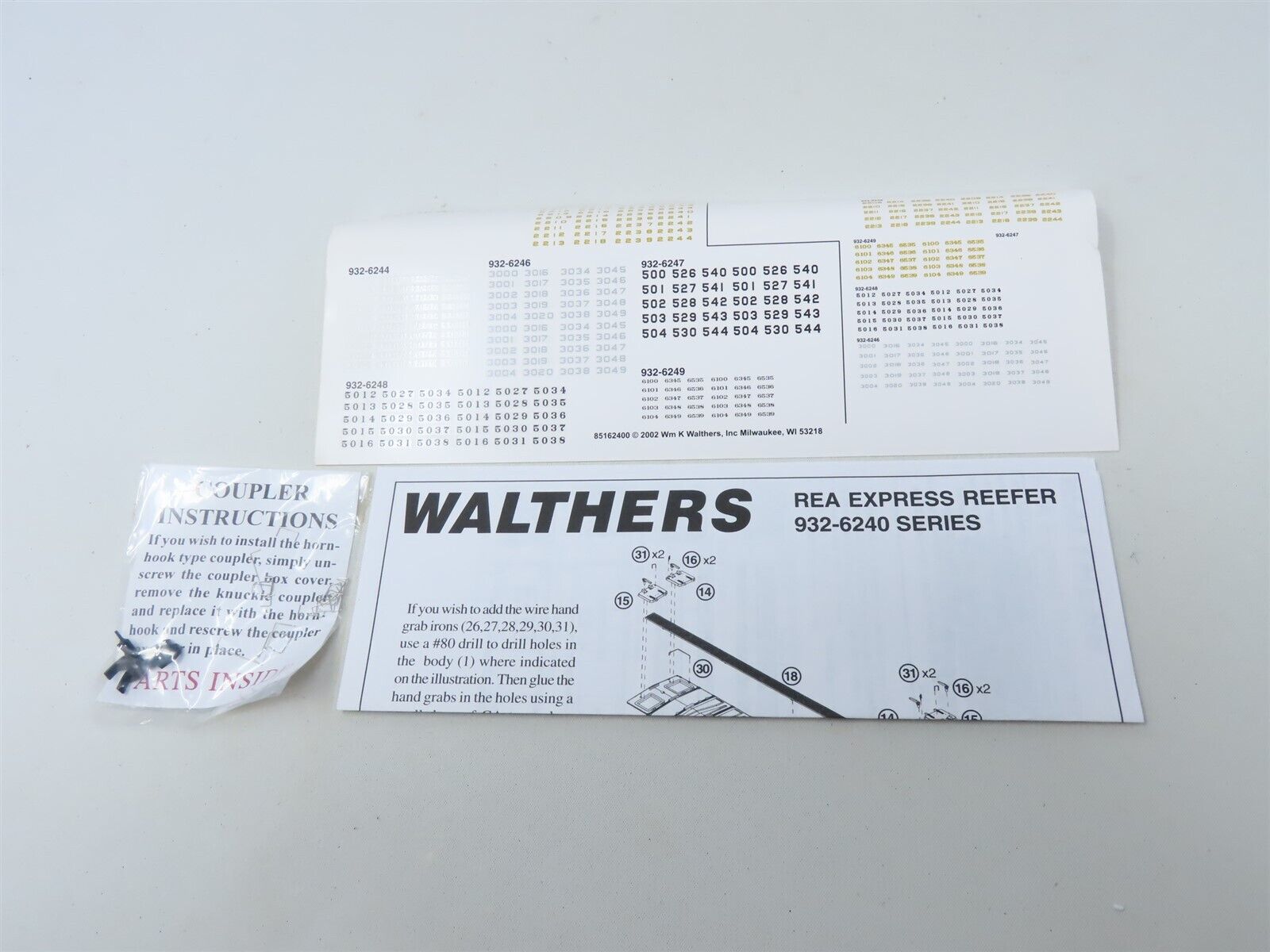 HO Scale Walthers #932-6249 REX Railway Express Agency 50' REA Express Reefer thumbnail