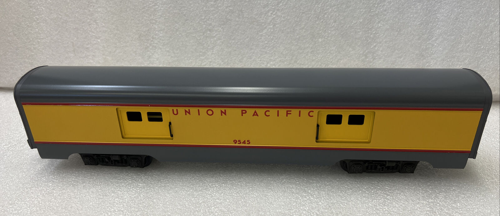 Lionel 6-9545 O Gauge Union Pacific Smooth Side Baggage Car W/OB