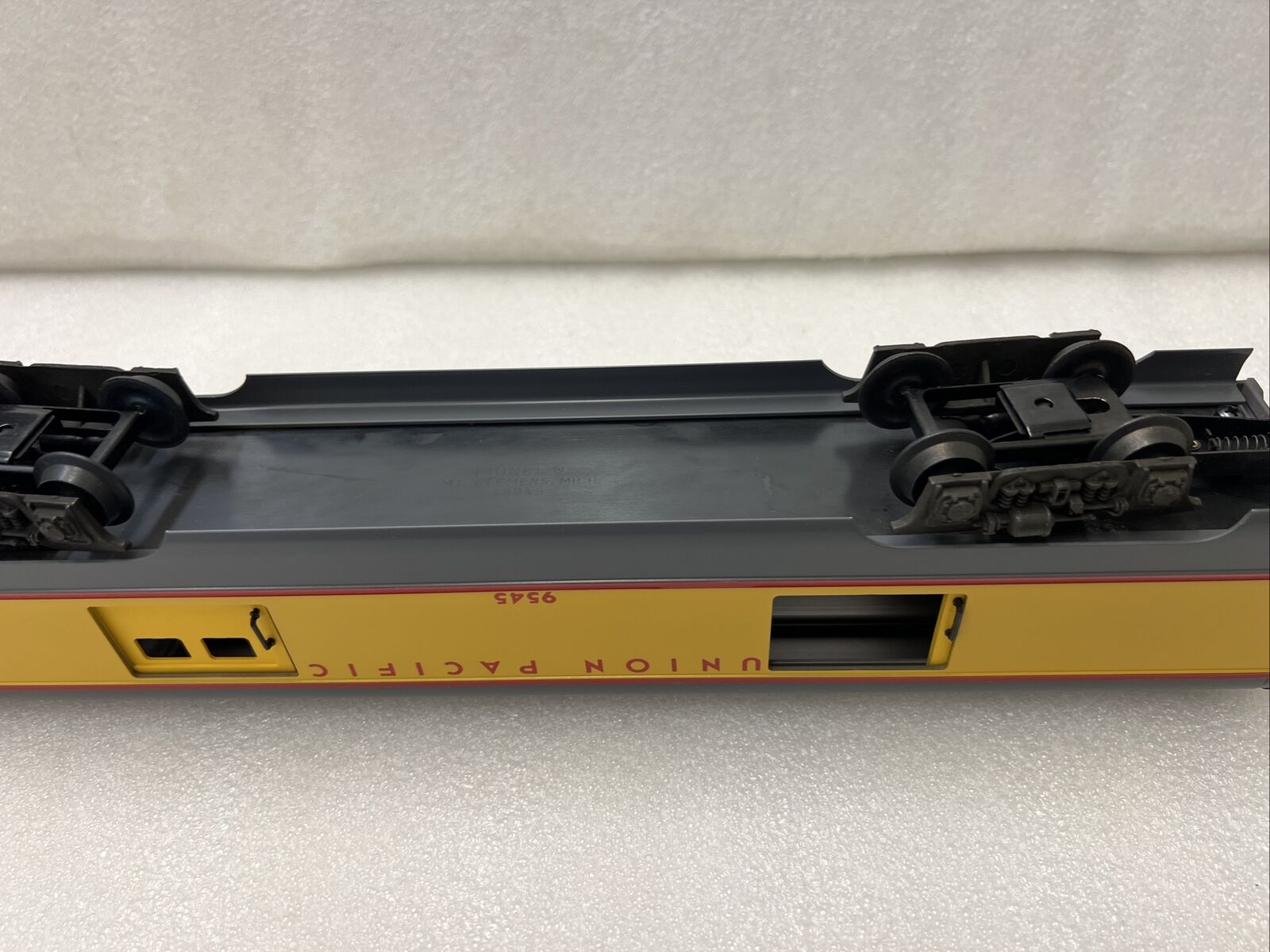 Lionel 6-9545 O Gauge Union Pacific Smooth Side Baggage Car W/OB thumbnail