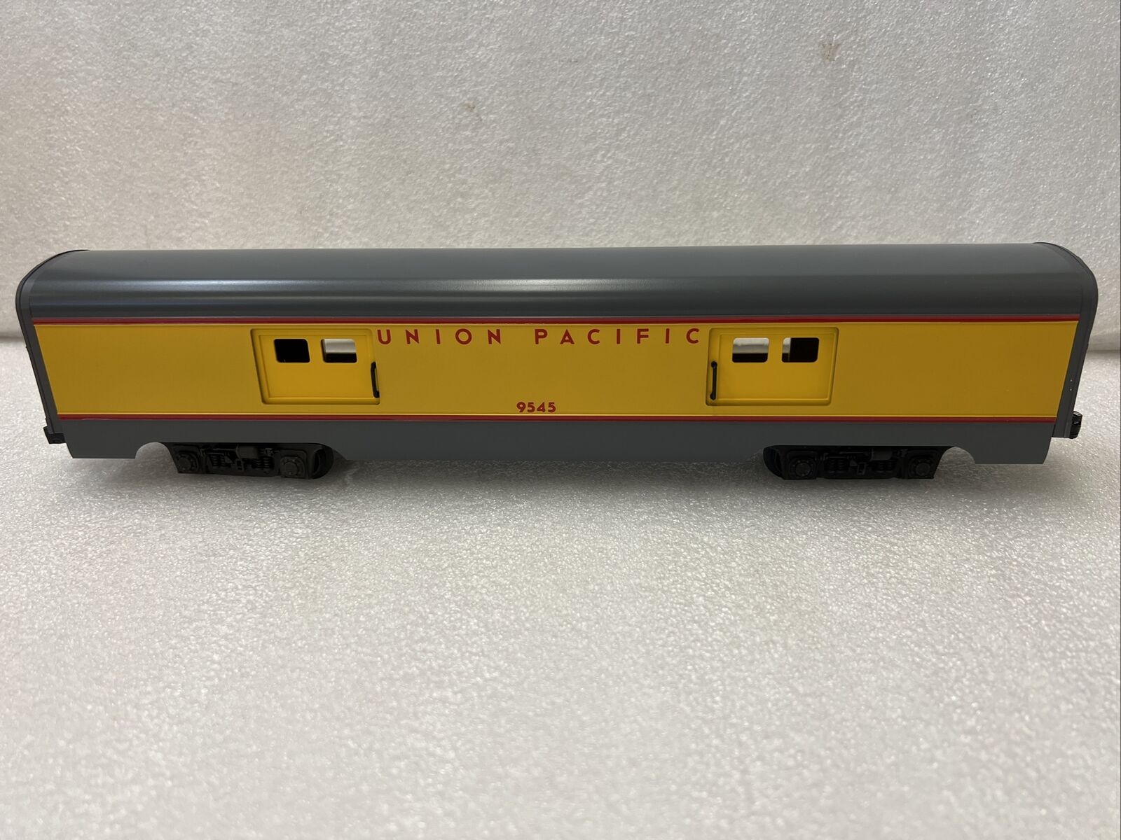 Lionel 6-9545 O Gauge Union Pacific Smooth Side Baggage Car W/OB thumbnail