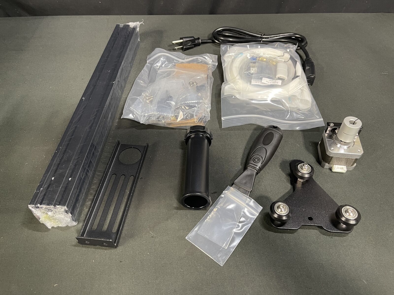 Creality Ender-3 Pro 3D Printer Kit 220x220x250MM Printing Size New Open Box thumbnail
