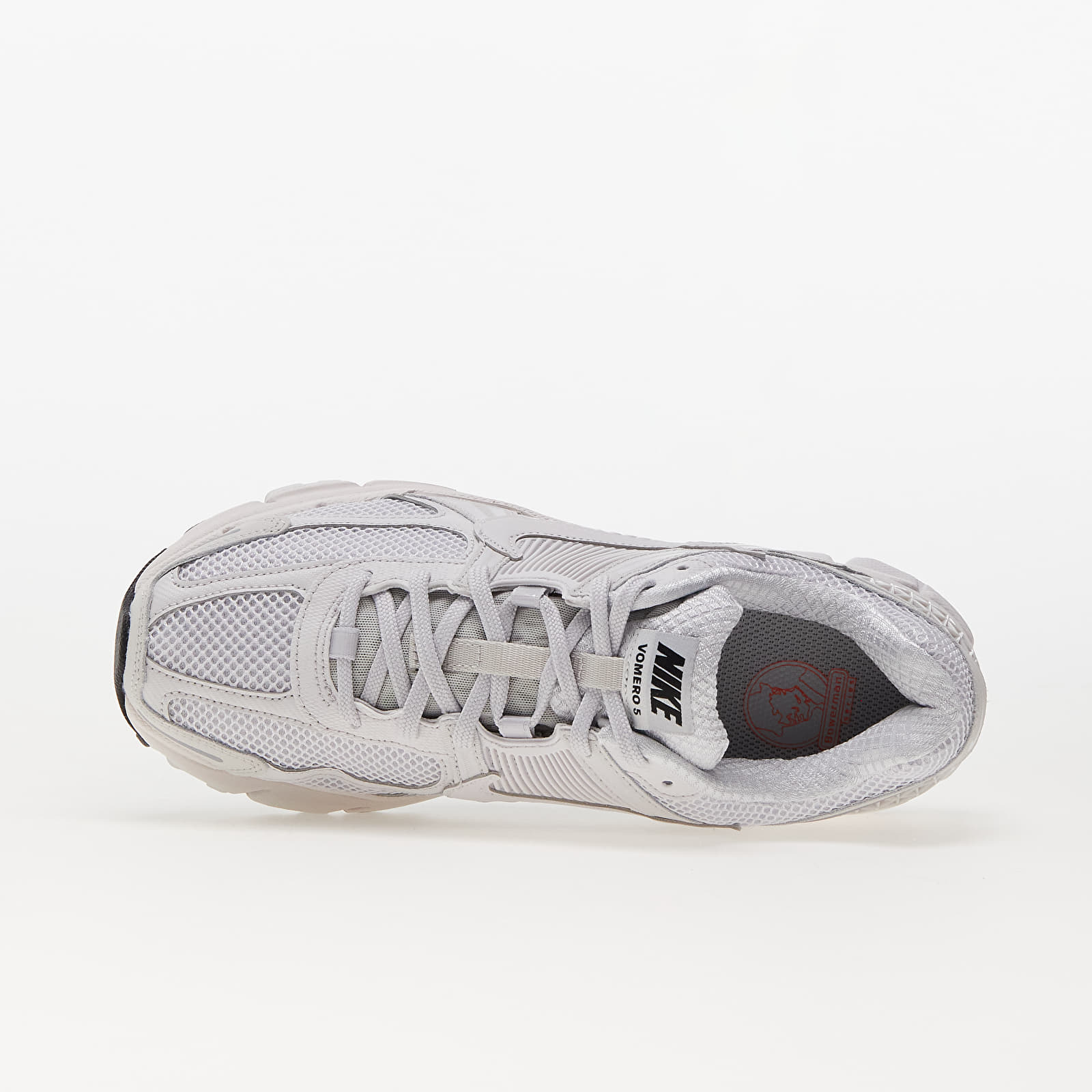 Nike Womens Zoom Vomero 5 Trainers Vast Grey Black Sail Metallic Silver Total Crimson, 3 thumbnail