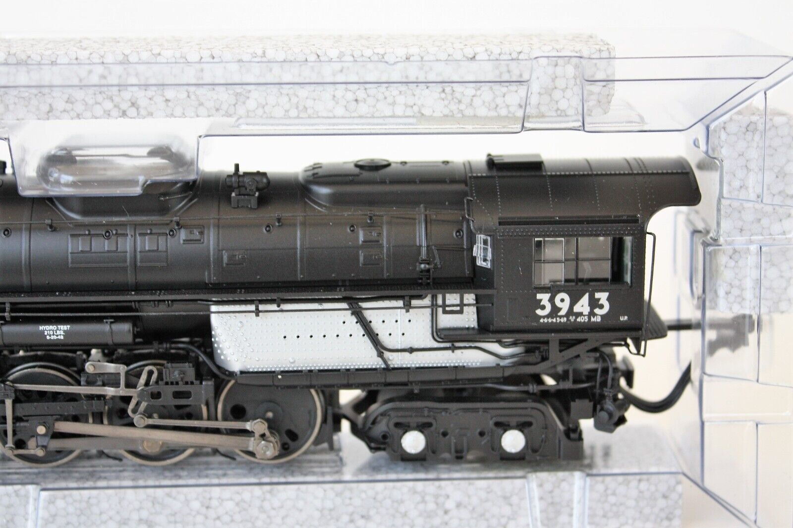 Genesis Challenger 4-6-6-4 G9125 Athearn Union Pacific #3943 HO Scale thumbnail