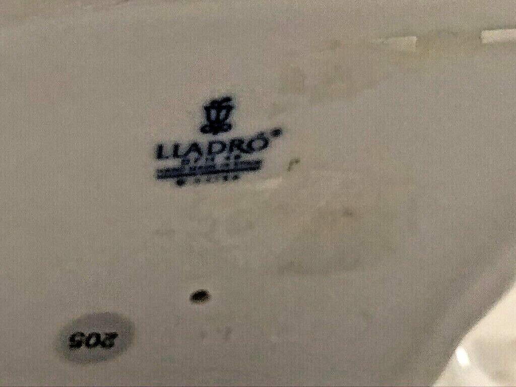 Vintage Lladro Figurine 
