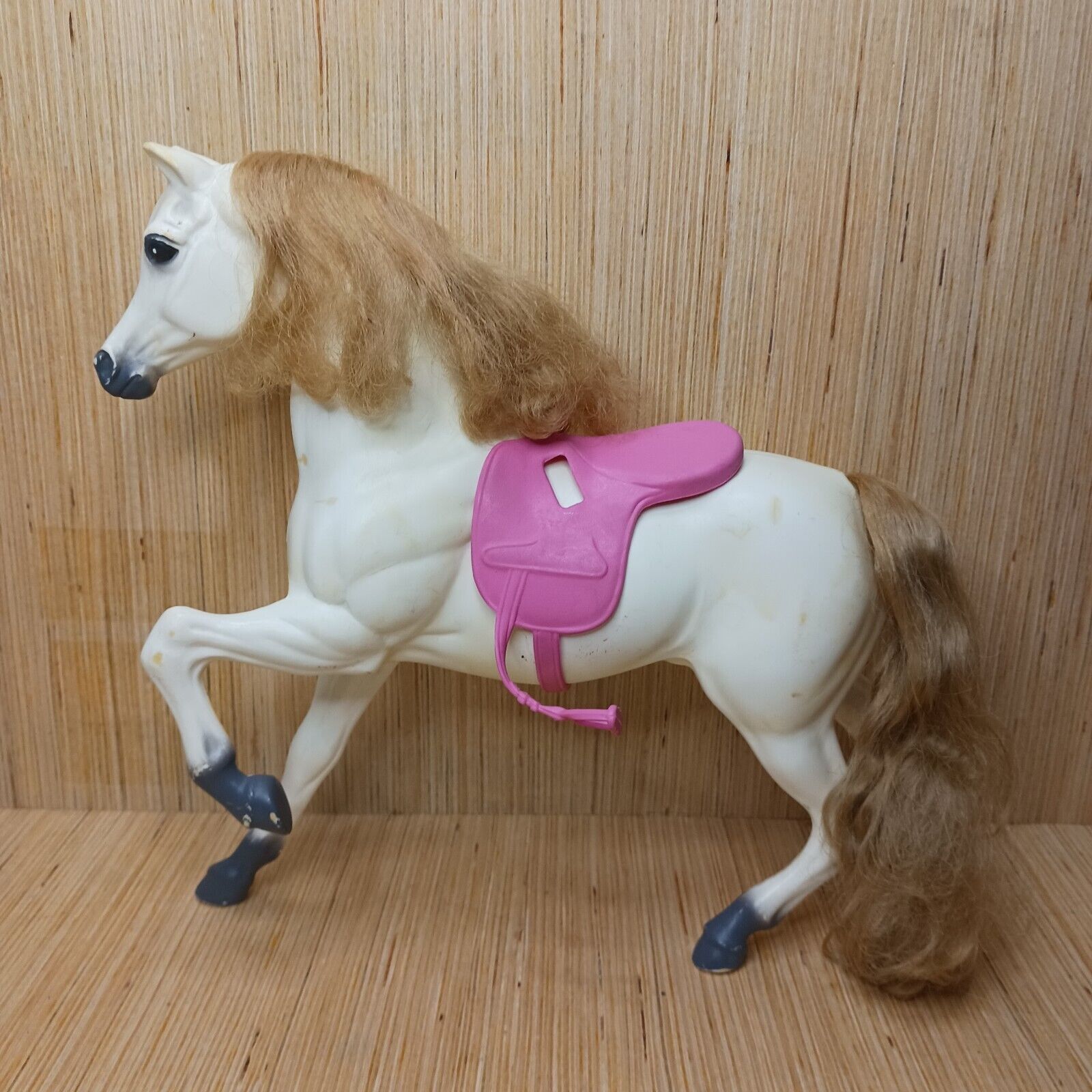 Vintage 1983 BARBIE Dream Horse Prancer #7263 with Saddle