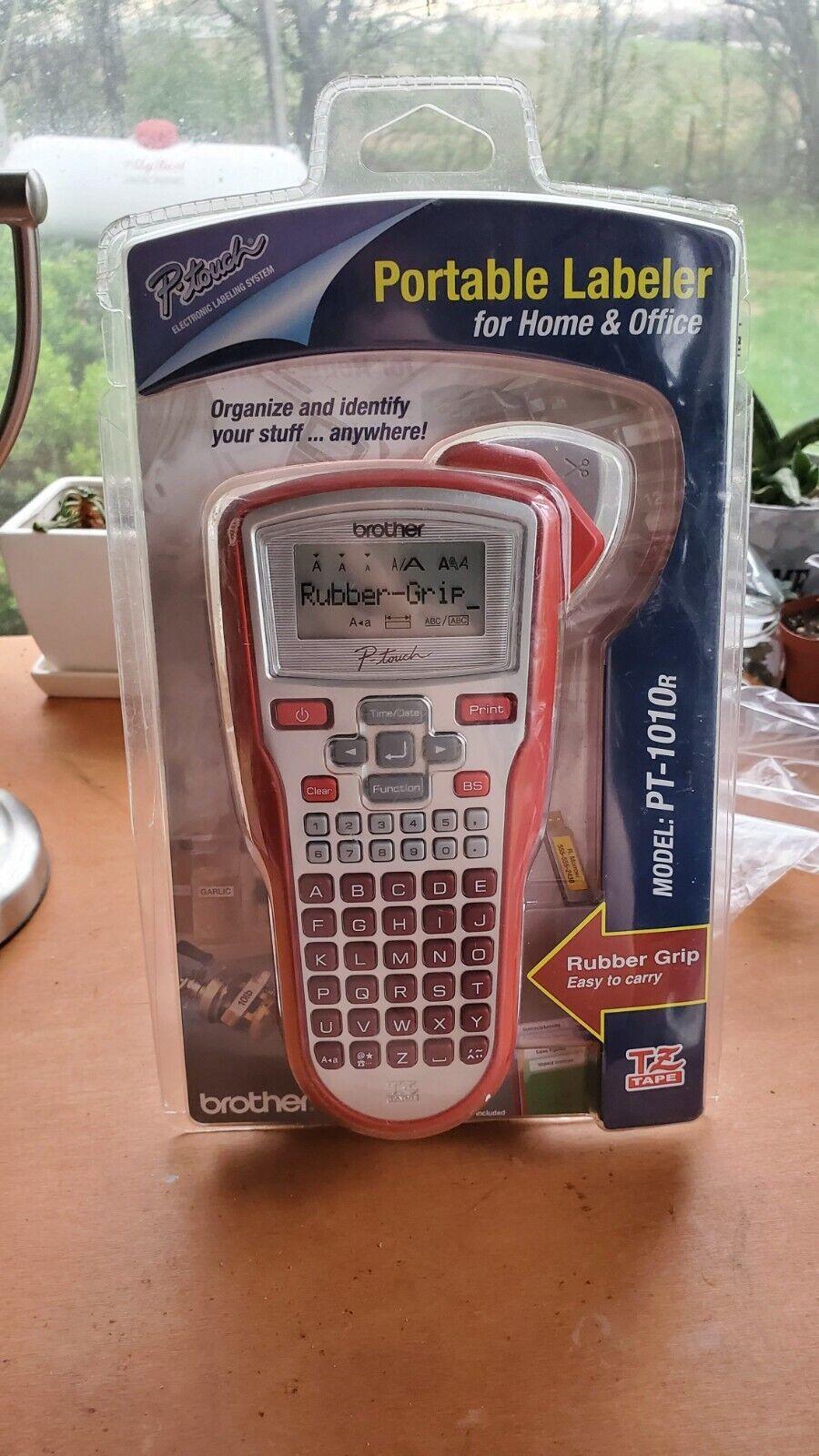 Brother Portable Labeler Label Maker Model PT-1010R Home Office New in Package