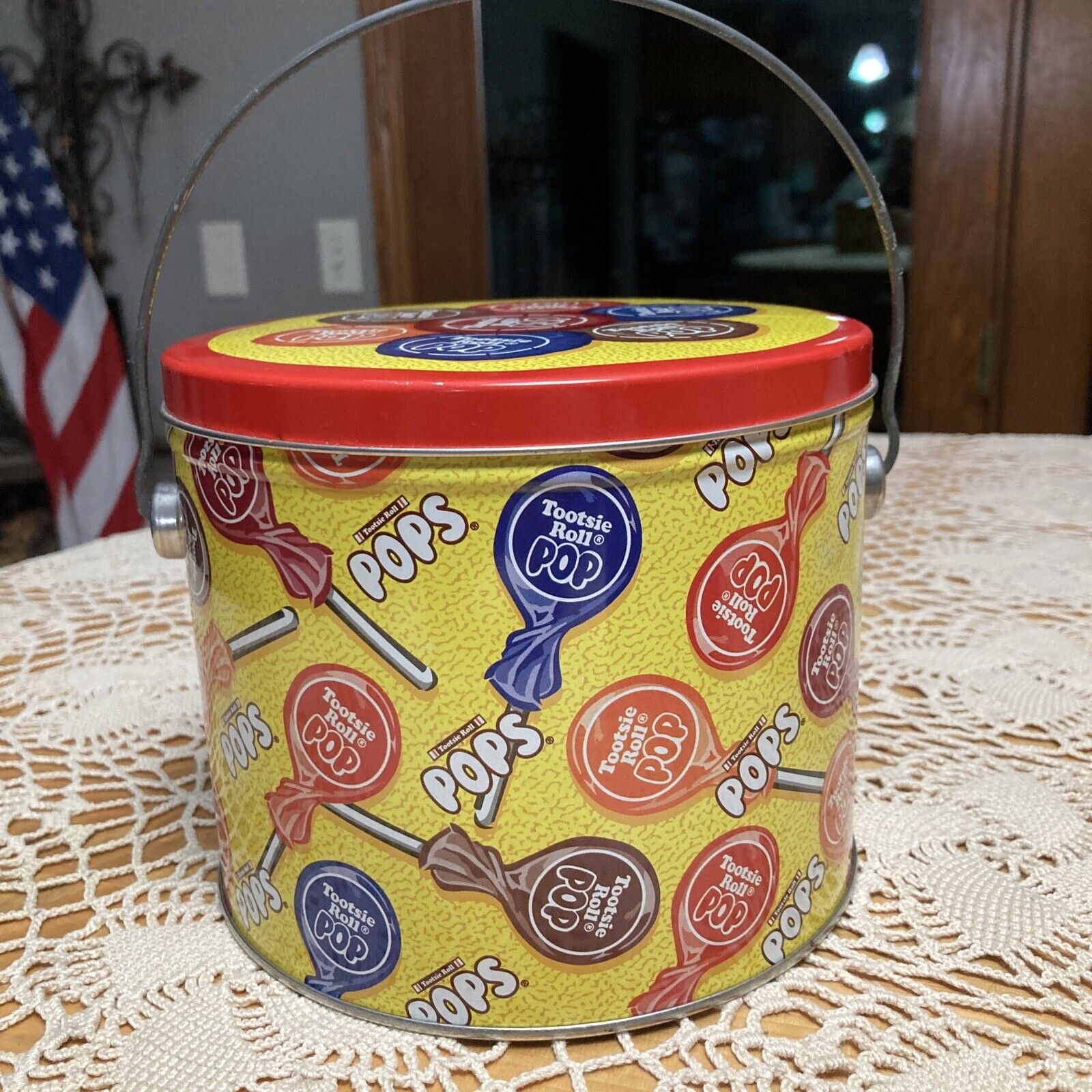 Limited  Edition: Tootsie Roll Pop Tin Can Metal Pail Handle Candy  1997 Series3