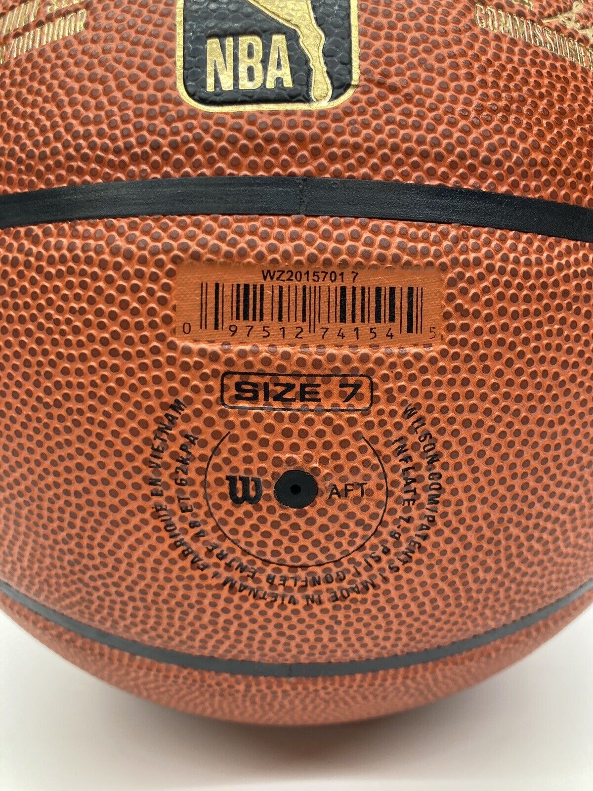 WILSON Signature Series Indoor/Outdoor NBA Basketball, Size 7