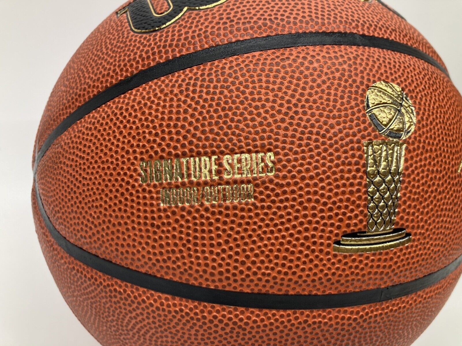 WILSON Signature Series Indoor/Outdoor NBA Basketball, Size 7
